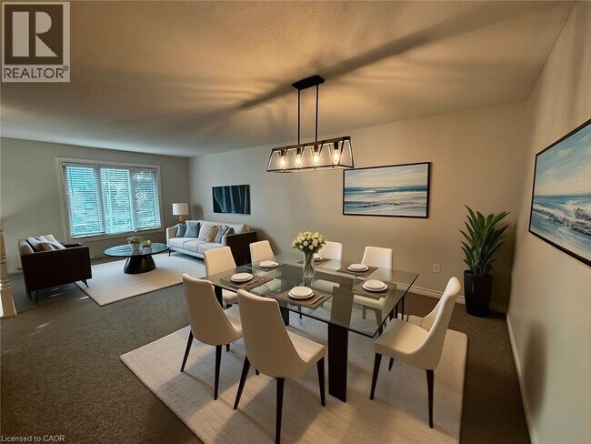 Photo du bâtiment - 102 Bonaventure Dr