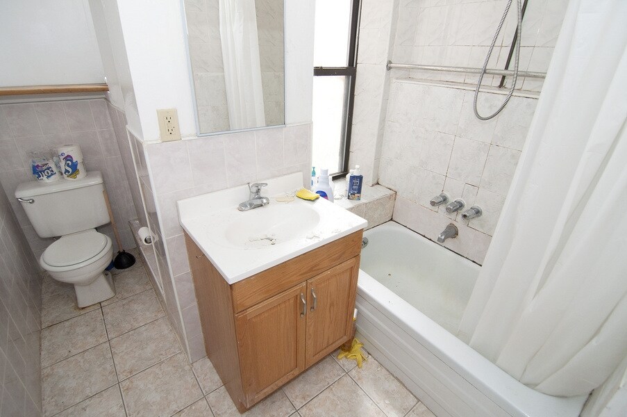 Baño - 27 Rutgers St