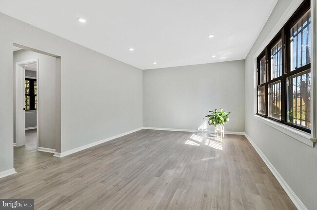 Foto del edificio - 4970-4972-4972 Just St NE