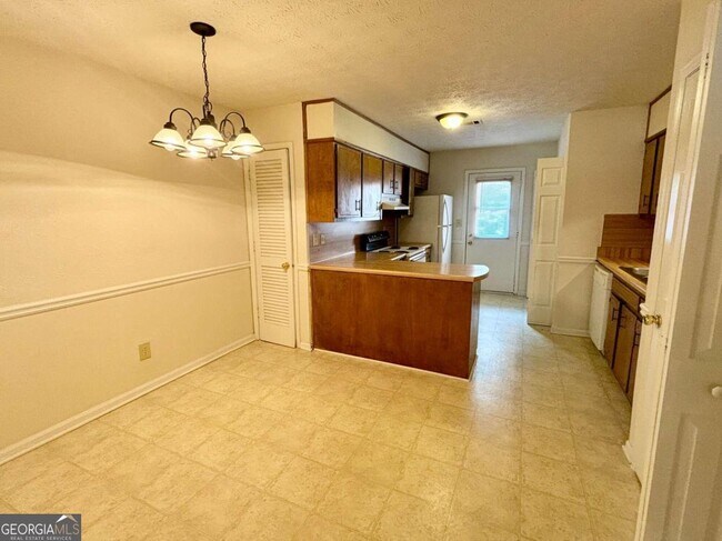 Building Photo - 516 Whitehall Ln