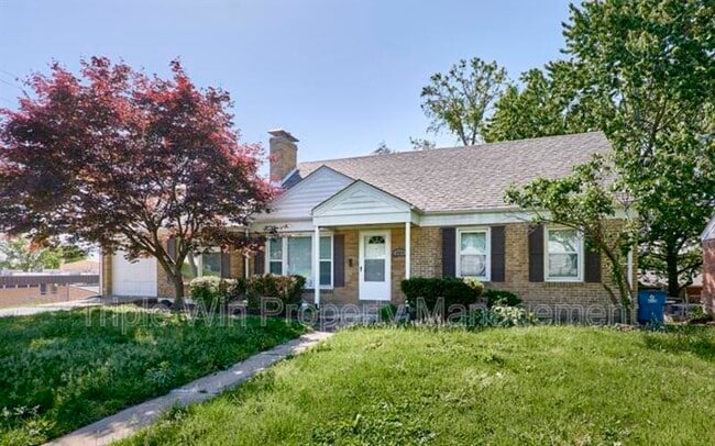 Building Photo - 8904 Cozens Ave
