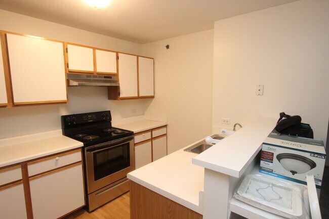 Building Photo - 320 Cunat Blvd