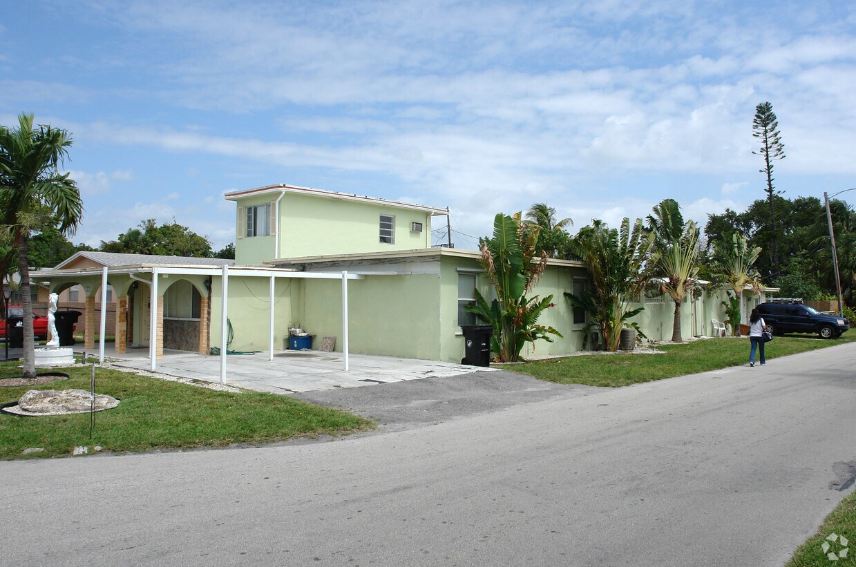 Foto principal - 1301 SW 30th St