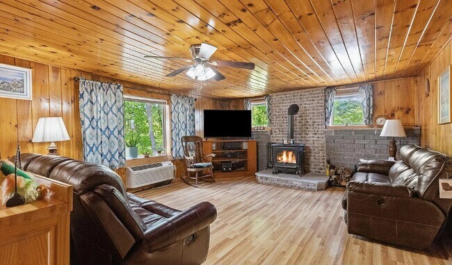 Building Photo - 3117 Noland Dr