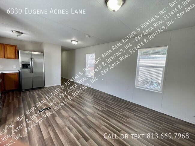 Foto del edificio - 6330 Eugene Acres Ln