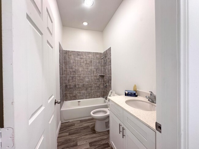 Foto del edificio - 3477 Reeves St