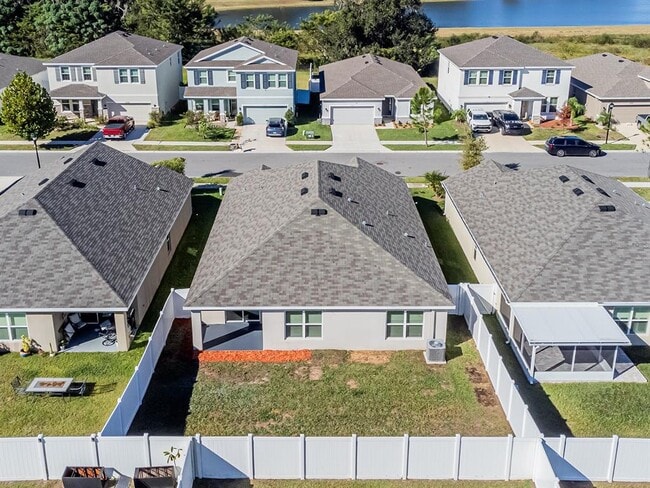 Building Photo - 13748 Wineberry Dr
