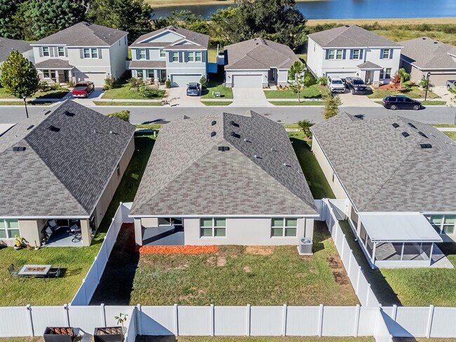Foto del edificio - 13748 Wineberry Dr