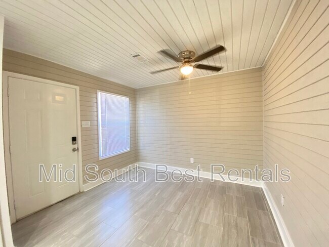 Foto del edificio - 8313 1st St