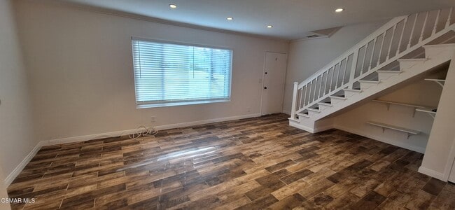 Foto del edificio - 255 Green Moor Pl