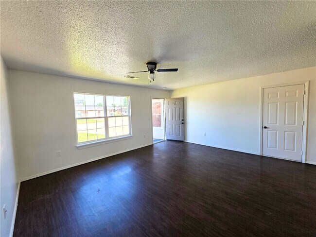 Foto del edificio - 3501 SW Victoria Pl