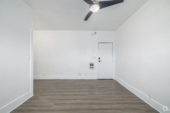 Estudio - 350SF (2) - Sala de estar - Leo Lofts
