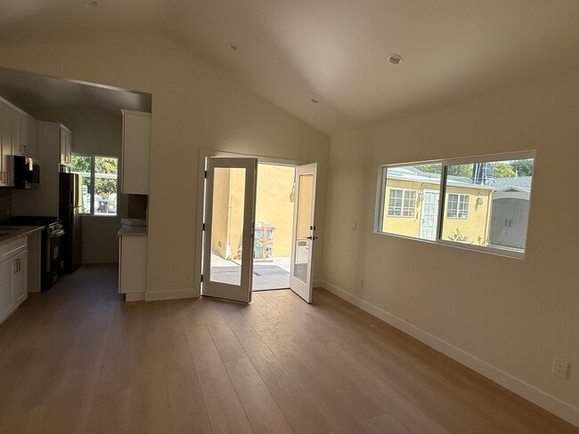 Building Photo - 4931 Placidia Ave