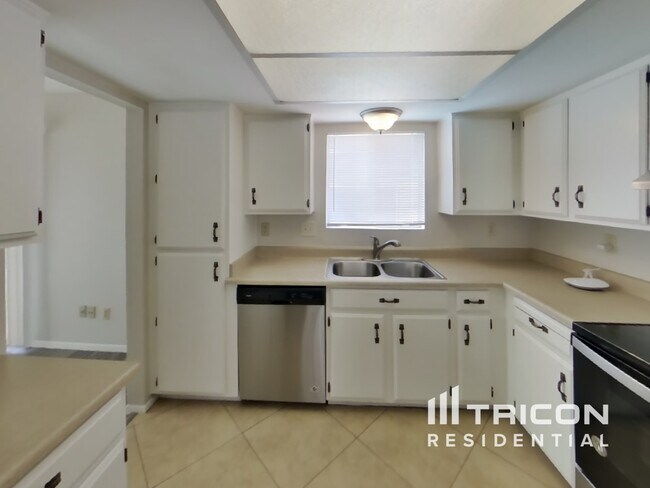 Foto del edificio - 5129 W Sanna St