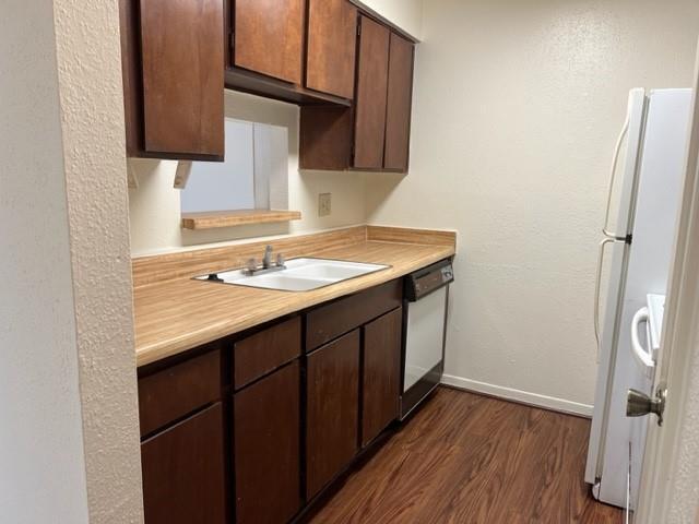Foto del edificio - 9101 Country Creek St
