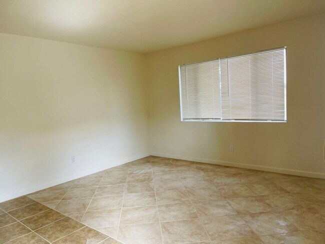 Building Photo - 33045 Road 159 Triplex