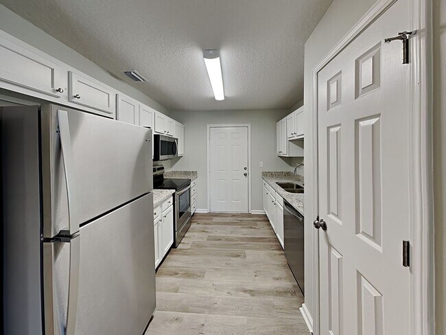 Building Photo - 9210 9th Ave