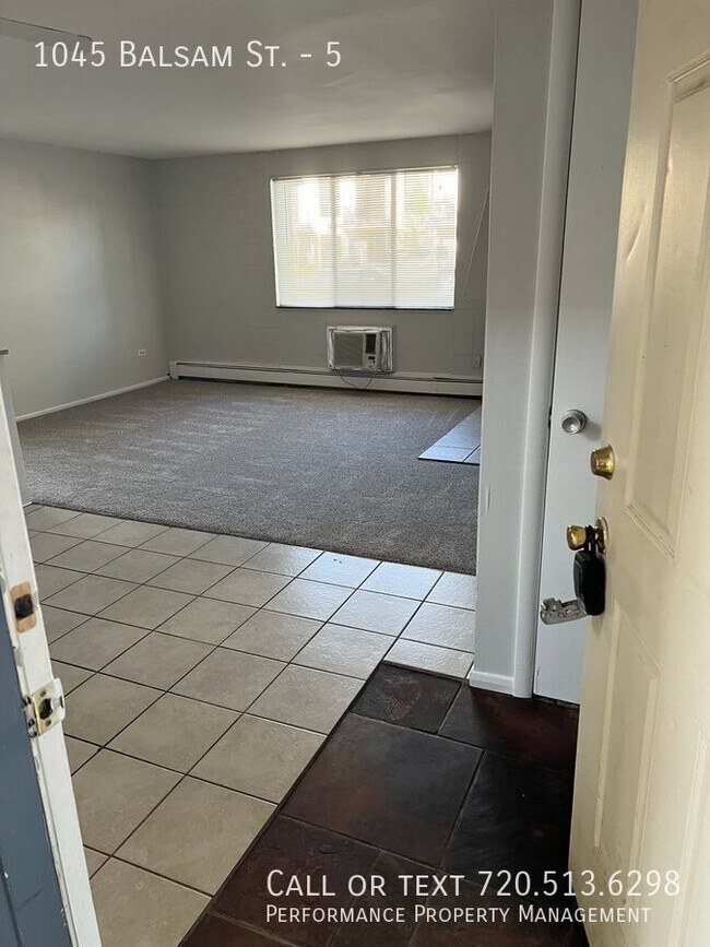 Foto del edificio - 1045 Balsam St