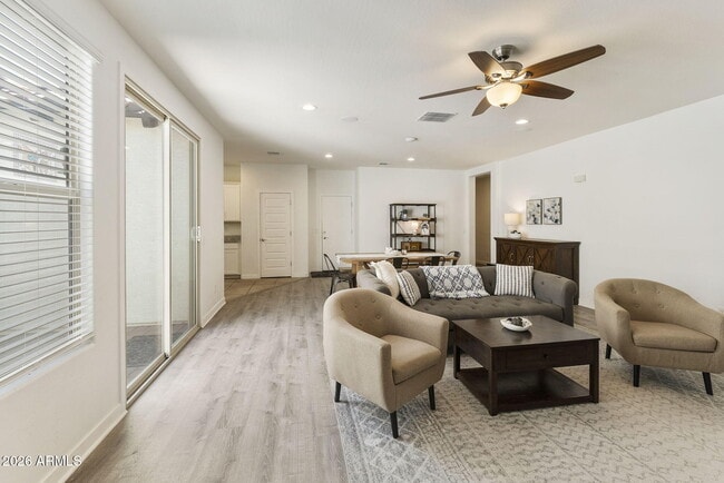 Foto del edificio - 2930 N Raven