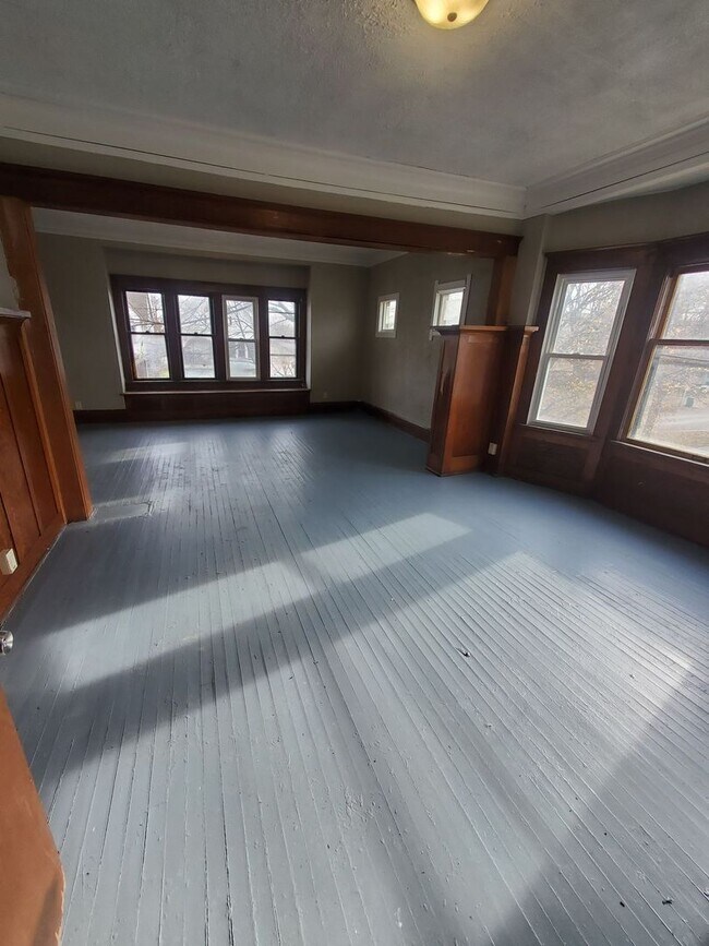 Foto del edificio - 2403-2405 N 39th St. (Duplex) (ACE PROPERTY)