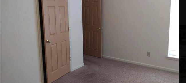 Foto del edificio - 3126 Tyndall Dr