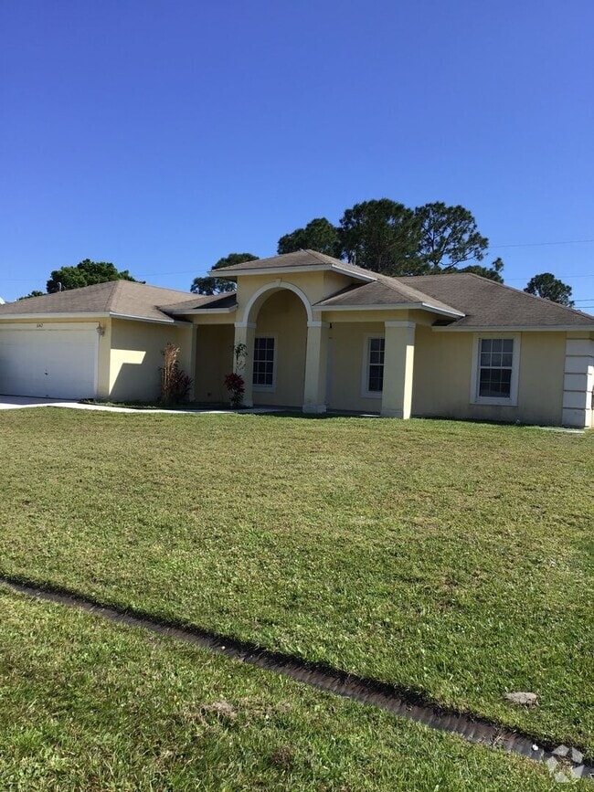 Building Photo - 1142 SW Eleuthera Ave