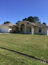 Building Photo - 1142 SW Eleuthera Ave