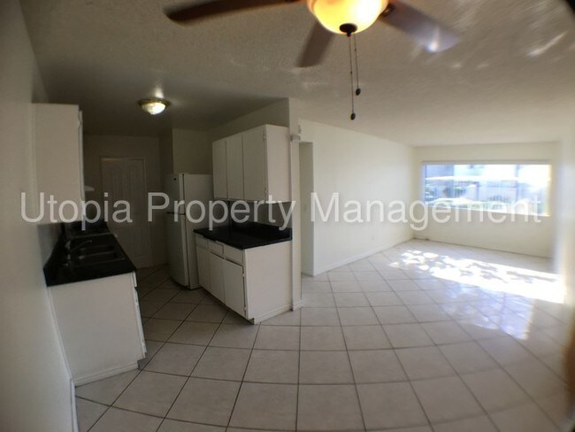 Building Photo - 3454 Del Sol Blvd