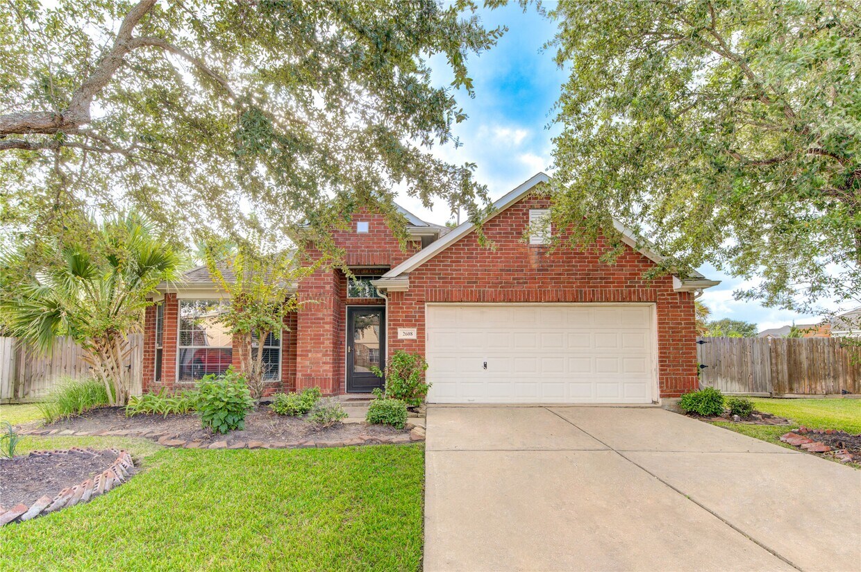 Foto principal - 2608 Shady Springs Ct