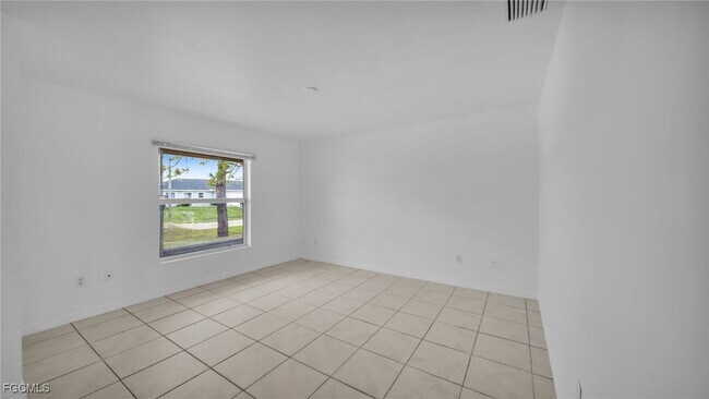 Foto del edificio - 213 Homer Ave S
