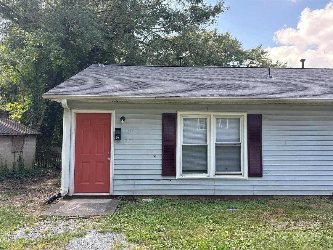 Foto principal - 609 W Davidson Ave