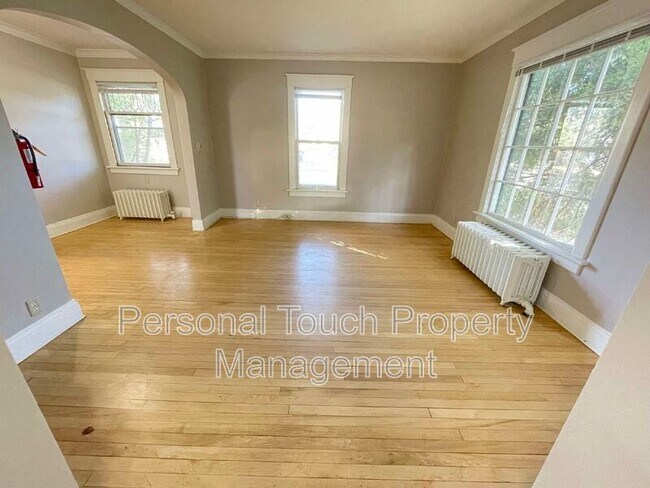 Building Photo - 728 8th St N