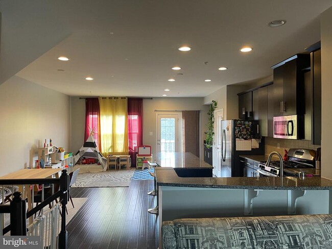 Building Photo - 22421 Sweetspire Dr