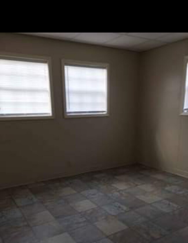 Foto del edificio - 1271 Old Goliad Rd