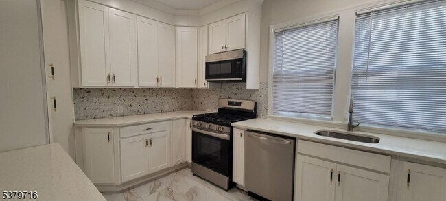 Foto del edificio - 403 Abington Ave