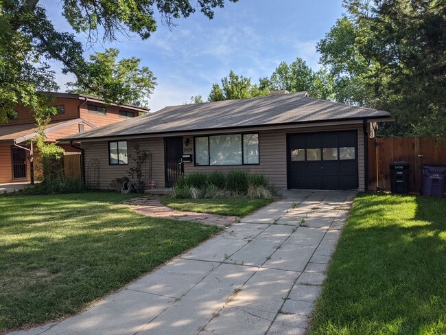 Building Photo - Stunning Ranch Home - Amazing Location - Backs up to Cherry Creek Trail