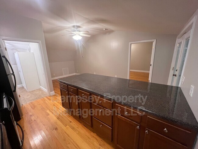 Foto del edificio - 316 Caplewood Dr