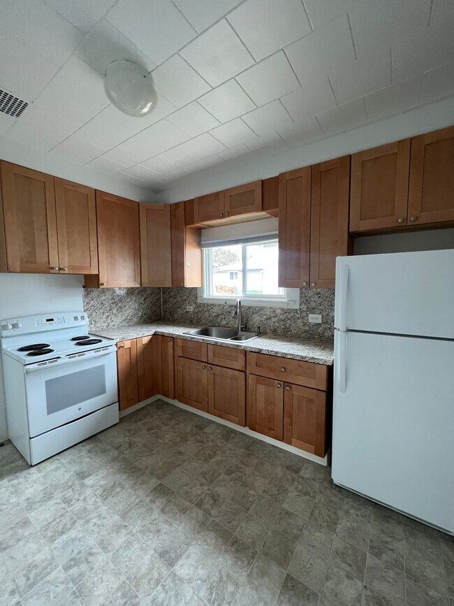 Foto del edificio - 3 bedroom 1 bath