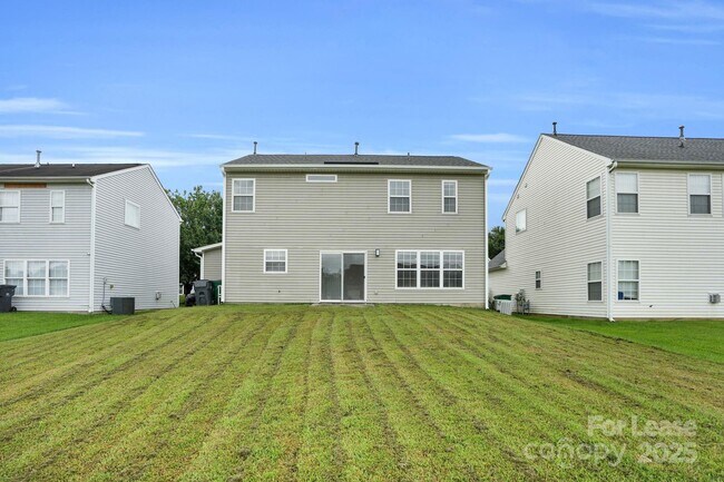 Foto del edificio - 12915 Deaton Hill Dr