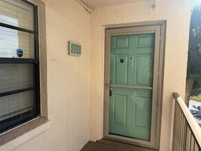 Building Photo - 175 Kings Hwy