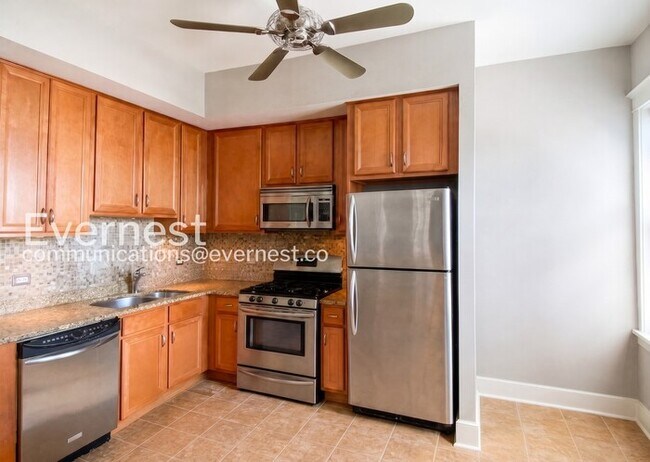 Foto del edificio - 821 N Winchester Ave