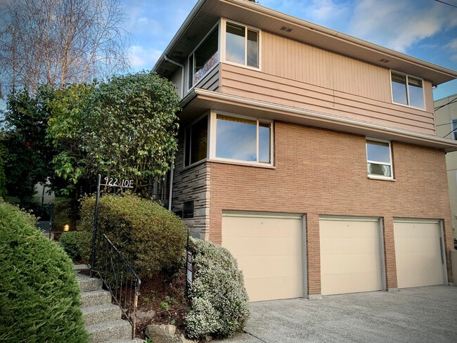 Photo - 922 10th Ave E Apartments