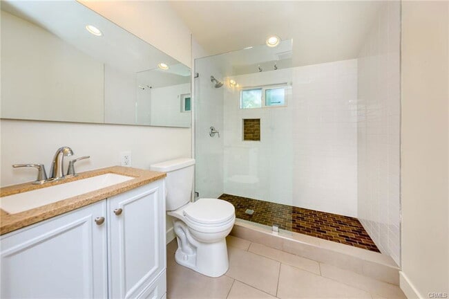 Foto del edificio - 6251 Aura Ave