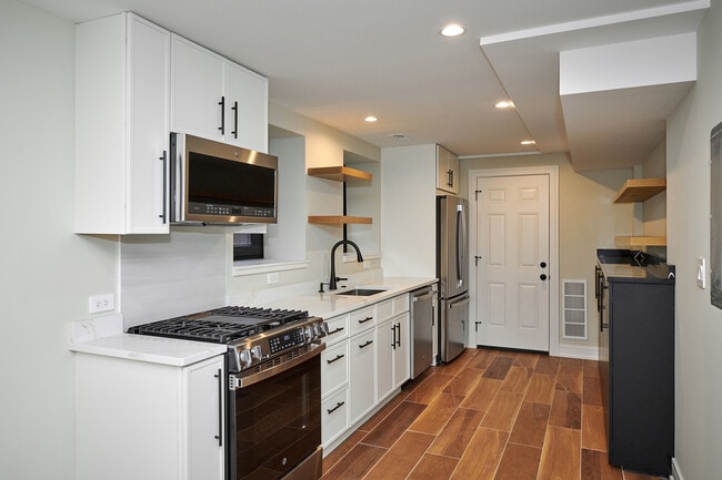 Foto del edificio - 5200 N Winthrop Ave