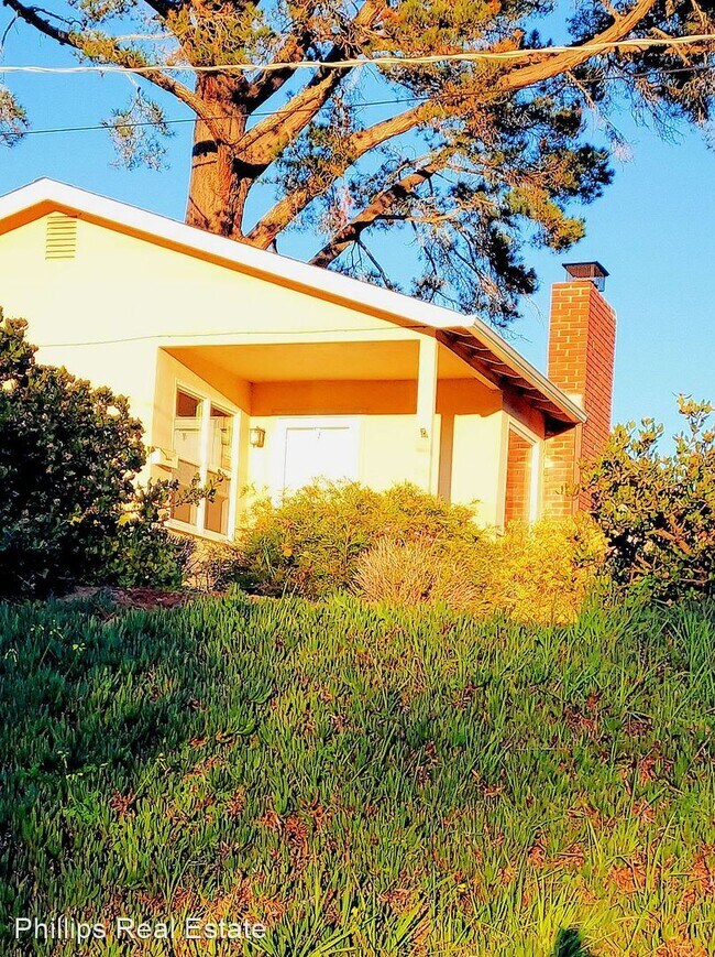 Building Photo - 3 br, 1 bath House - 831 Avalon Place