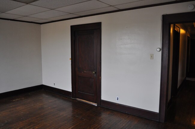 Building Photo - 409 High St