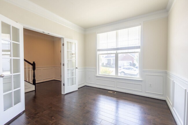Building Photo - Beautiful 4 BR/3.5 BA Single-Family Home i...