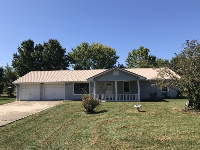 AVAILABLE November 28th!! House Rental in Waynesville, MO