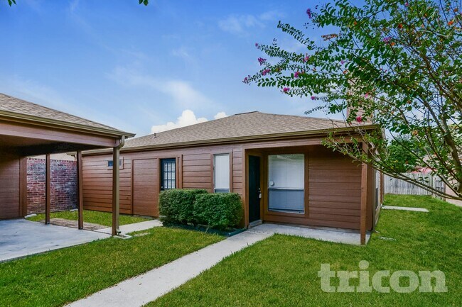 Foto del edificio - 6922 Clee Ln