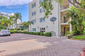 Building Photo - 301 S Gulfstream Ave